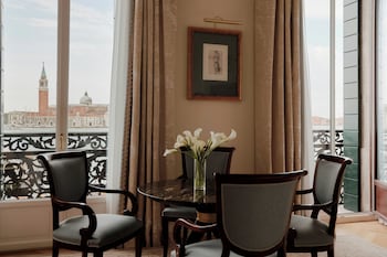 Premium Suite, Lagoon View