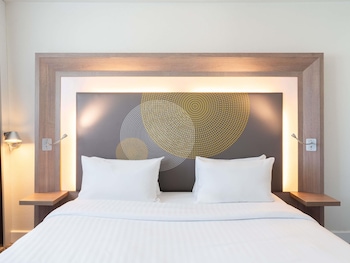 Standard Room, 1 Queen Bed
