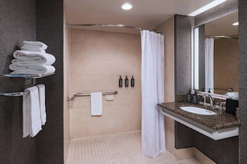 Room, 2 Double Beds (Hearing Accessible)