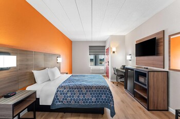 Room, 1 King Bed, Smoking