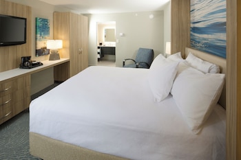 Standard Room, 1 King Bed, Balcony