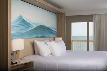 Standard Room, 1 Queen Bed, Balcony, Oceanfront