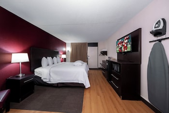 Deluxe Room, 1 King Bed, Accessible (Smoke Free)