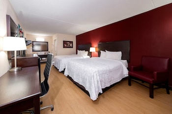 Deluxe Room, 2 Queen Beds (Smoke Free)