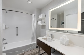 Room, 2 Queen Beds, Accessible (Hearing)