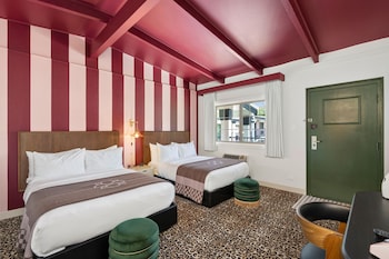 Standard Room, 2 Double Beds, Non Smoking