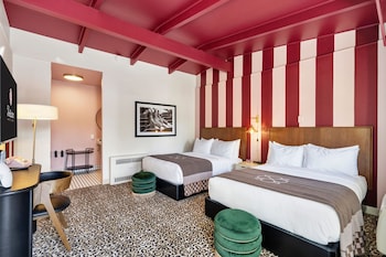 Standard Room, 2 Double Beds, Non Smoking