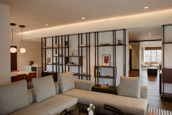 Presidential Suite, 1 King Bed, Club Lounge Access