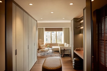 Presidential Suite, 1 King Bed, Club Lounge Access