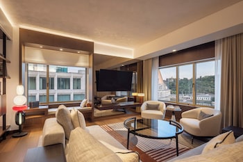 Presidential Suite, 1 King Bed, Club Lounge Access