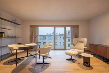 Grand Room, Multiple Beds, Balcony, Annex Building
