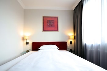 Standard Room, 1 Queen Bed