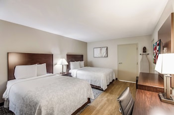 Deluxe Room, 2 Double Beds, Accessible (Roll-In Shower, Smoke Free)