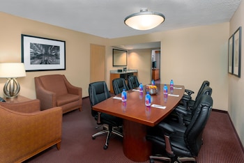 Suite, 1 King Bed, Microwave (Boardroom)