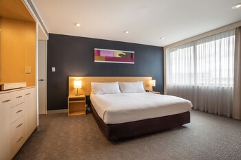Suite, 1 King Bed (High Floor)