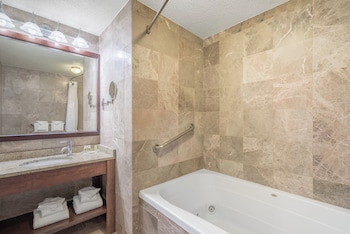 Standard Room, 1 King Bed, Jetted Tub