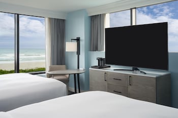 Room, 2 Queen Beds, Oceanfront