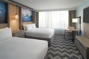 Room, 2 Queen Beds, Mobility Accessible (Bathtub)