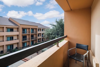 Room, 1 King Bed with Sofa bed, Balcony, Courtyard View (Balcony)