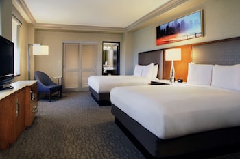 Room, 2 Double Beds, 2 Bathrooms