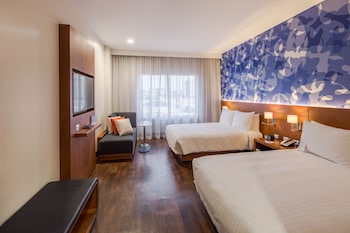 Room, 2 Queen Beds (No View)
