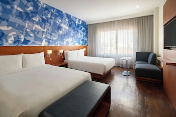 Room, 2 Queen Beds (No View)