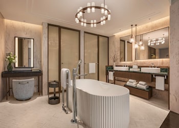 Signature Suite, 1 King Bed