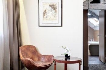 Suite, Multiple Beds, Bathtub (Separate Living Room)