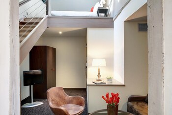 Suite, Multiple Beds, Bathtub (Separate Living Room)
