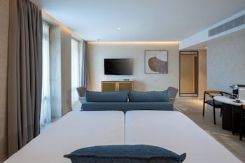 Junior Suite - Renovated