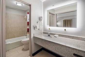 Deluxe Room, 2 Queen Beds, Non Smoking