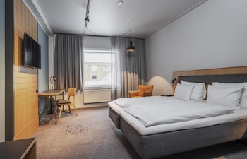 Room (Cozy)