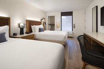 Room, 2 Queen Beds, Terrace (View)