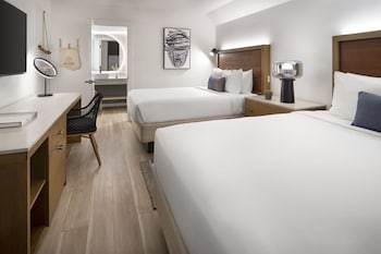 Room, 2 Queen Beds, Terrace (View)