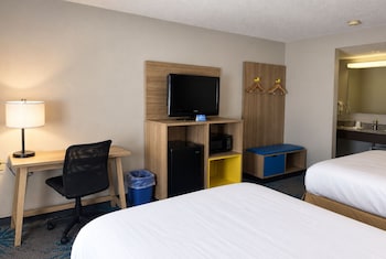 Room, 2 Queen Beds, Non Smoking