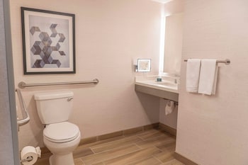 Standard Room, 2 Queen Beds, Accessible Bathtub (Communications Accessible)