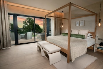 Deluxe Studio Suite