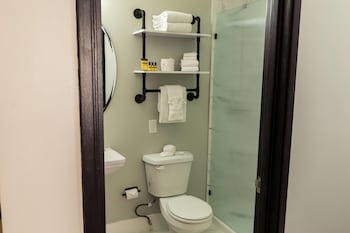 Suite, 1 Bedroom, Non Smoking (Lexi Suite, 1 King Bed)