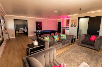 Suite, 1 Bedroom, Non Smoking (Lexi Suite, 1 King Bed)