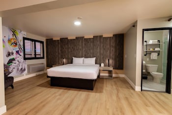 Suite, 1 King Bed, Non Smoking