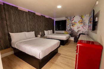 Room, 2 Queen Beds, Non Smoking