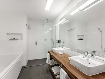 Suite, 1 Queen Bed