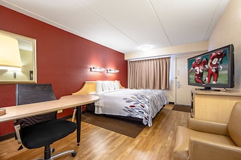 Deluxe Room, 1 King Bed, Accessible (Smoke Free)