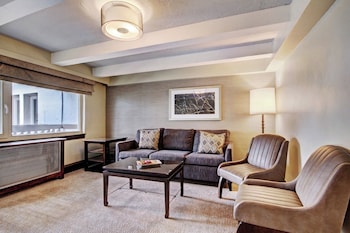 Executive Suite, 1 King Bed with Sofa bed