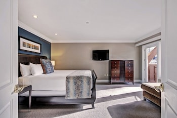Luxury Suite, 1 King Bed with Sofa bed