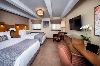 Deluxe Room, 2 Queen Beds