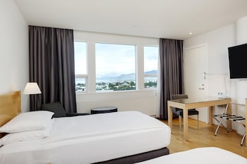 Twin Room with Mountain View