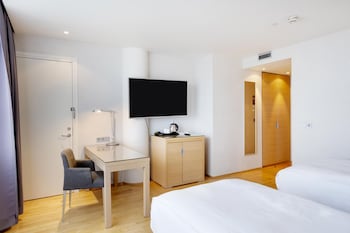 Twin Room with Mountain View