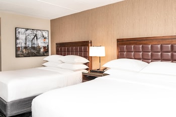 Room, 2 Queen Beds (Mobility Accessible, Roll-In Shower)