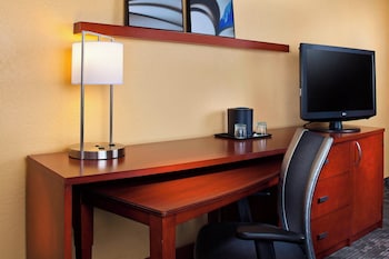 Room, 2 Double Beds, Hearing Accessible (Roll-in Shower)